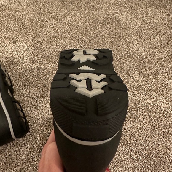 Muckboot KIDS' ELEMENT BOOT BLACK SIZE 6 LIKE NEW SNOW BOOTS - Picture 13 of 14